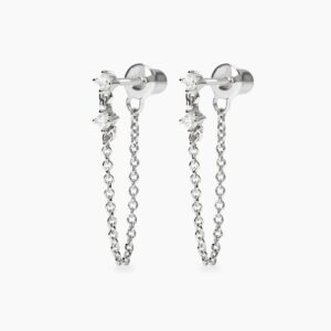 Pendientes con cadena y diamantes cultivados en laboratorio.